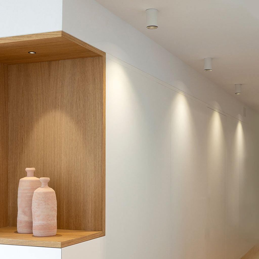 Den-trang-tri-voi-thiet-ke-toi-gian-duoc-uu-tien-su-dung-1024x1024-1